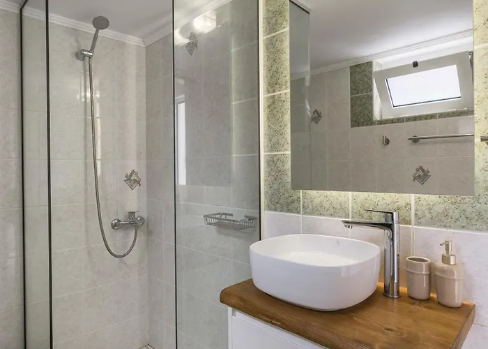 Apartment Sugardustapt Elegant Retreat 150m From The Sea